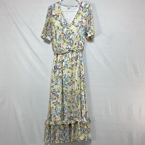 Calvin Klein Size 10 Floral Maxi Dress with V-Neck